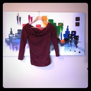 Nice sweater to combine with back pants or jeans